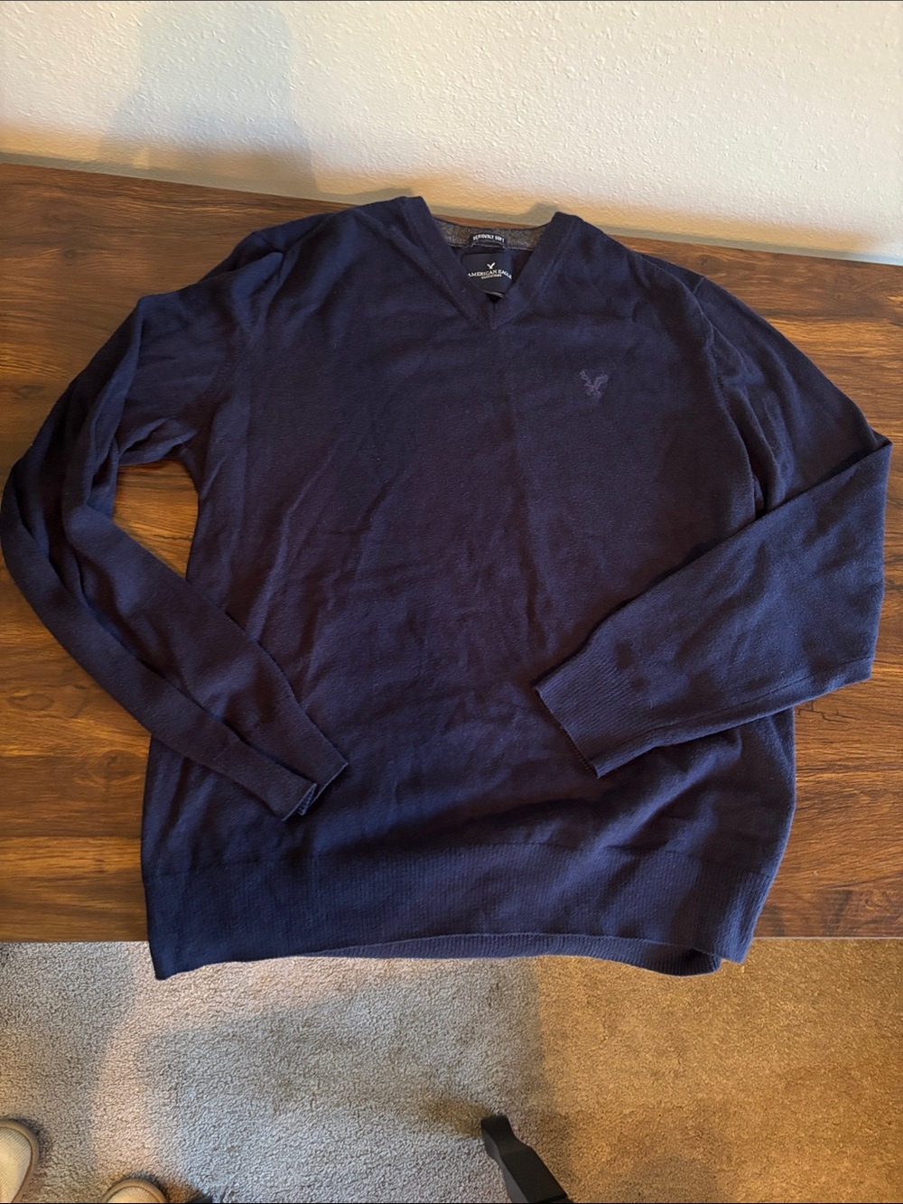 American Eagle Outfitters Men's Navy V-Neck Sweater